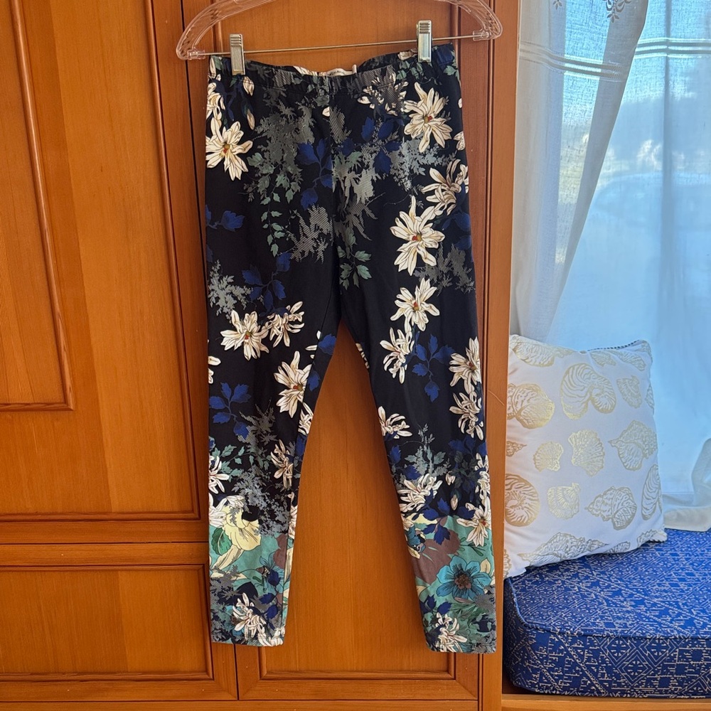 JW LosAngeles (Johnny Was) leggings, size small, excellent condition!